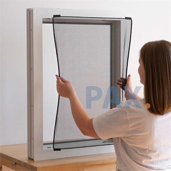 Afbeelding van Soft Frame Inzethor kunststof kozijnen draai-kiep-ramen (zonder boren)